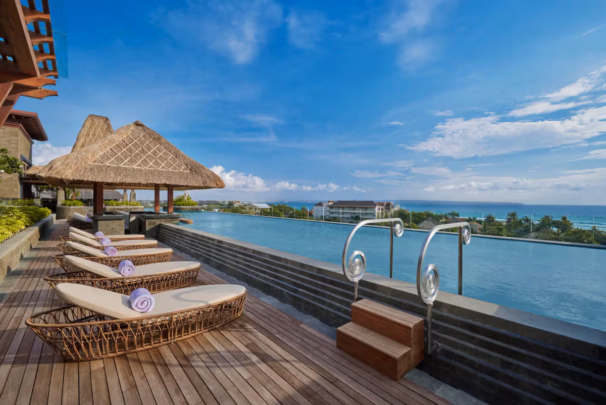 Rooftop Infinity Pool